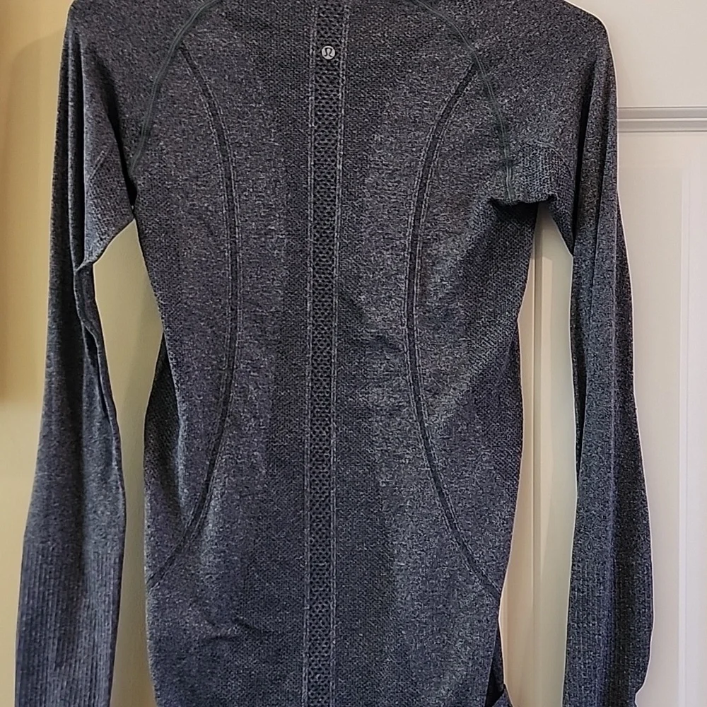Workout/yoga shirt - Picture 4 of 4